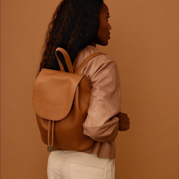 Everlane Petra Backpack Camel Italian Leather - Picture 8 of 8